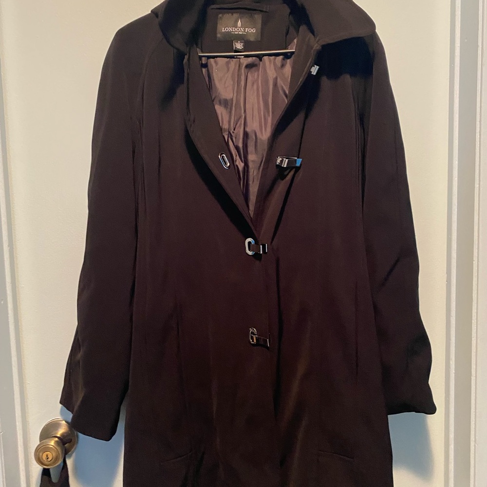 Worn once~ below the knee hooded rain coat~ London Fog